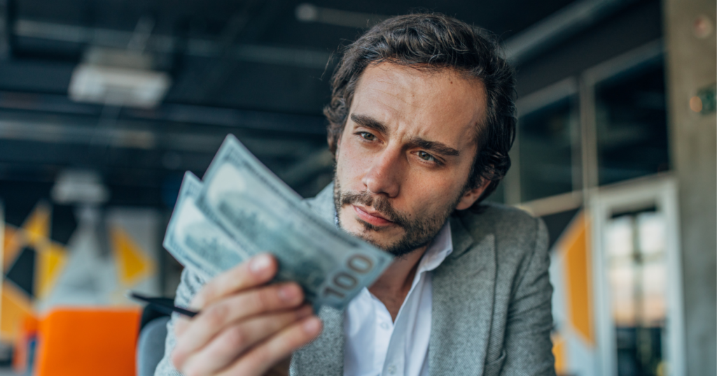 6 quiet money habits of men who build real financial freedom without ever trying to look rich